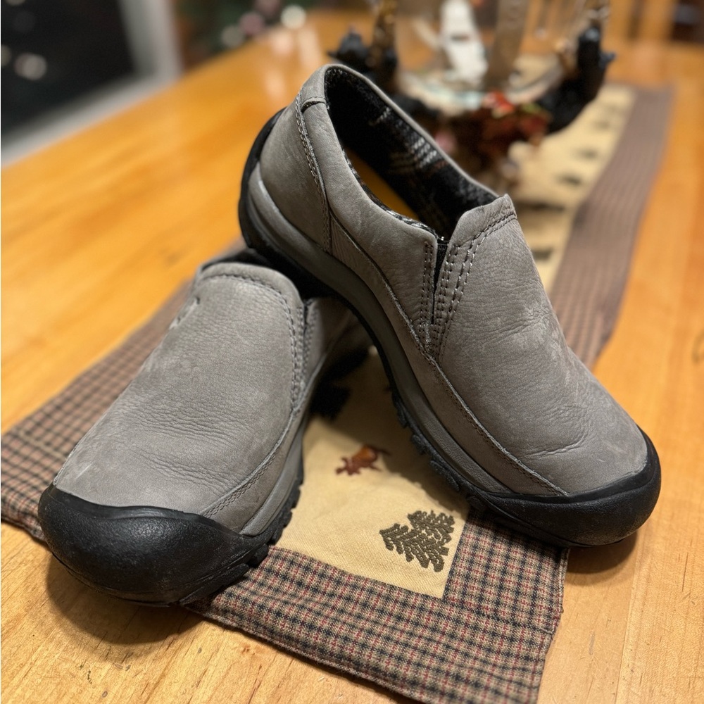 Keen, ladies loafers!
